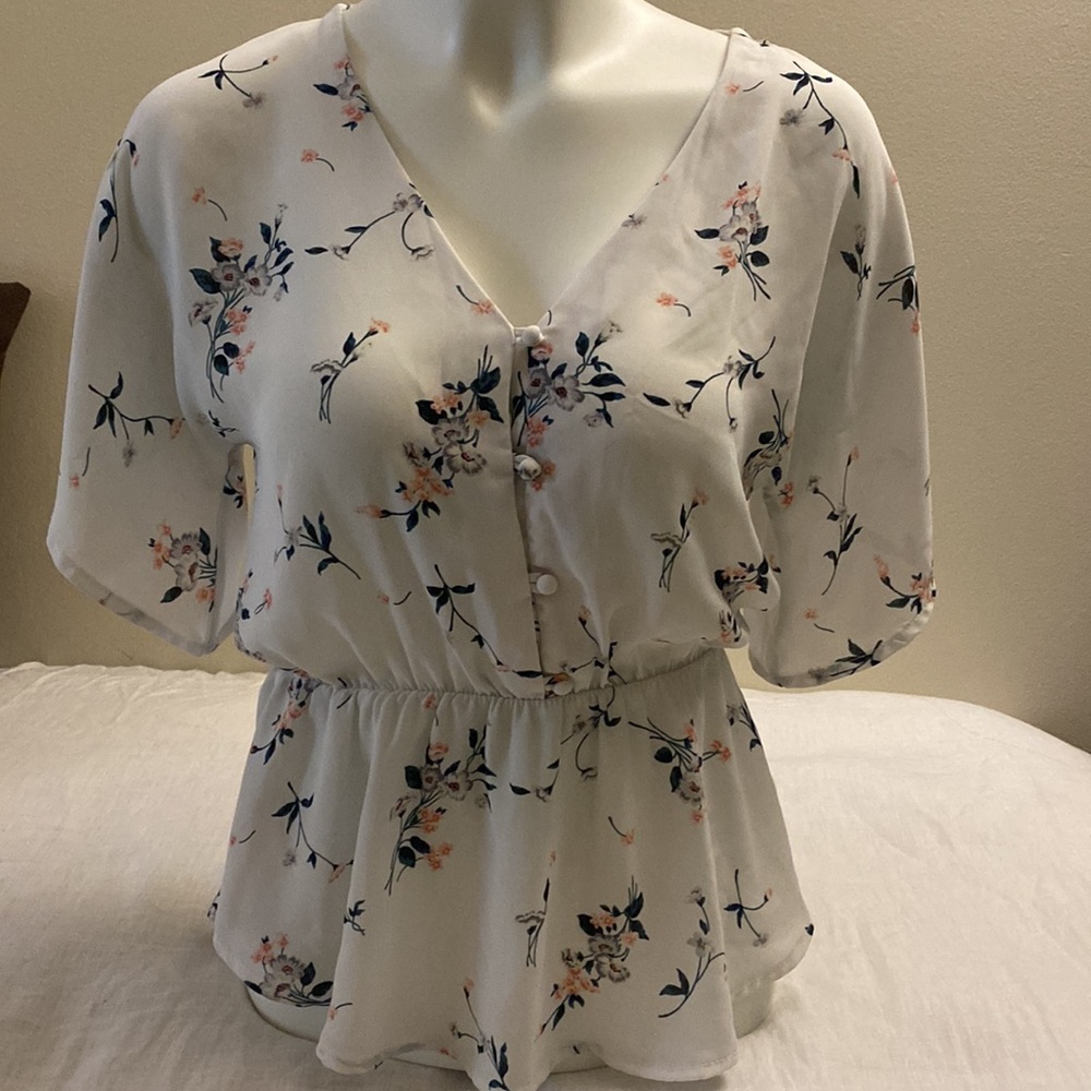 2 for $10 Sienna Sky  Floral Blouse XS